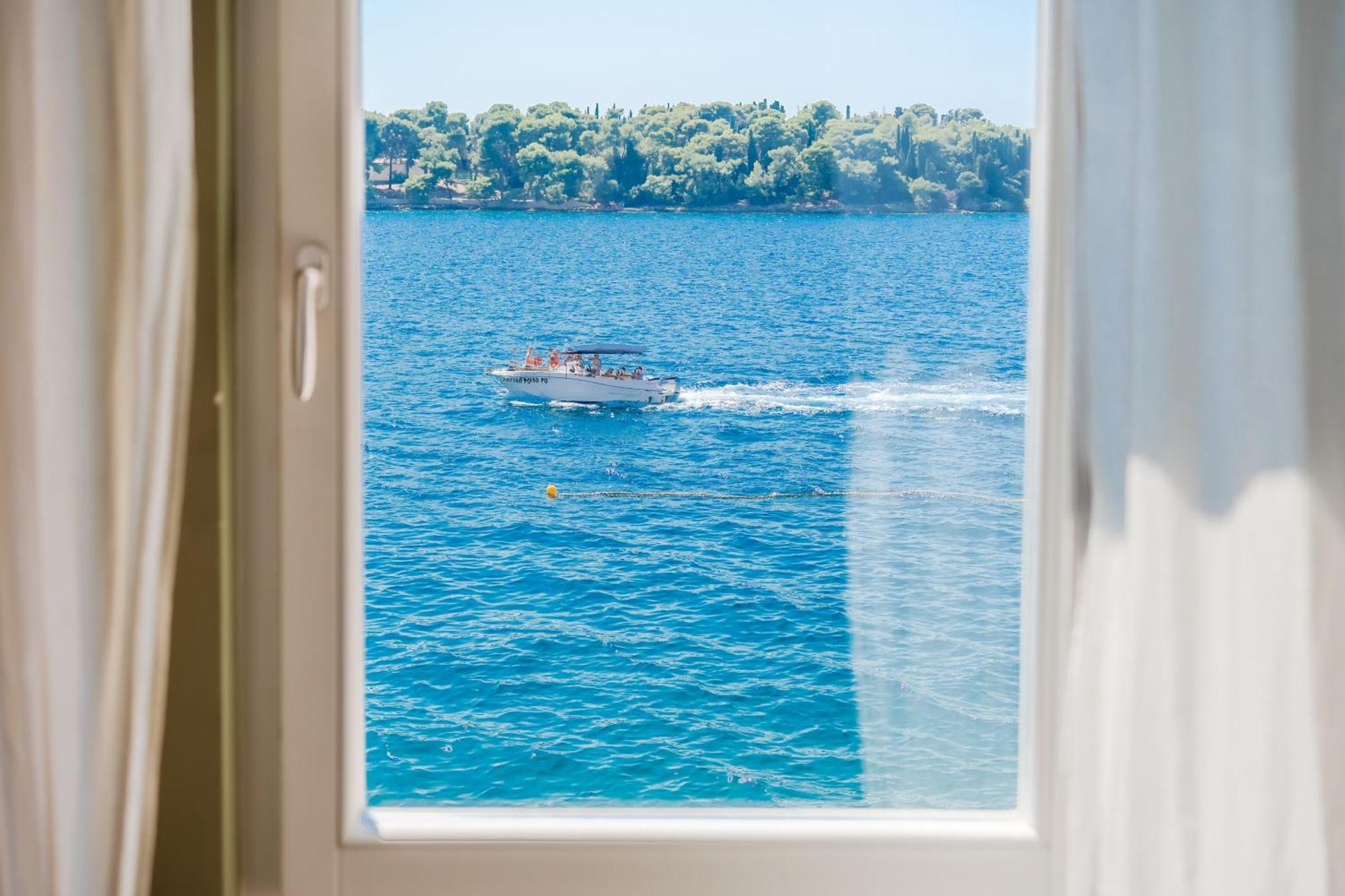Apartment Mediterraneo 罗维尼 外观 照片