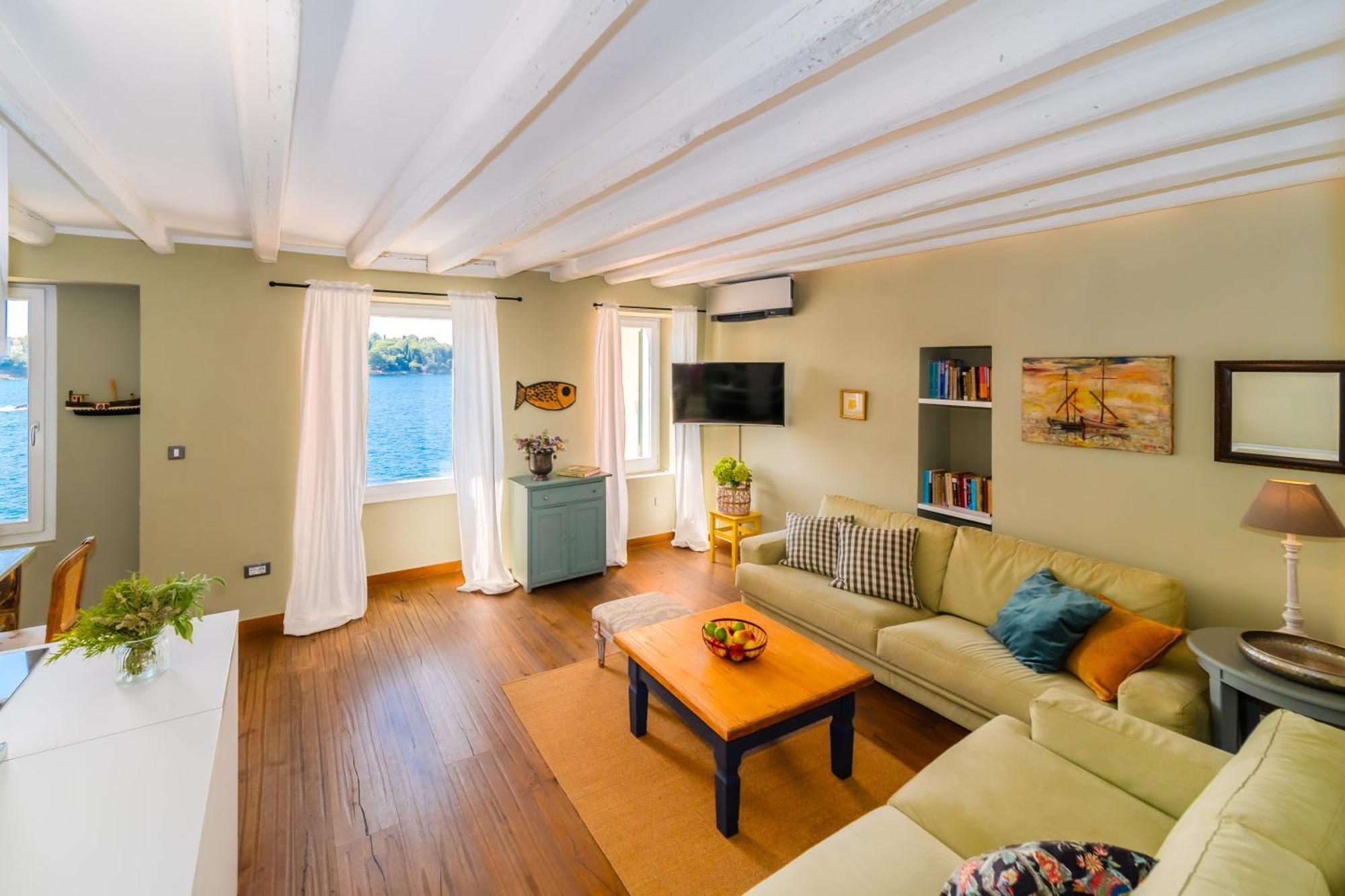 Apartment Mediterraneo 罗维尼 外观 照片