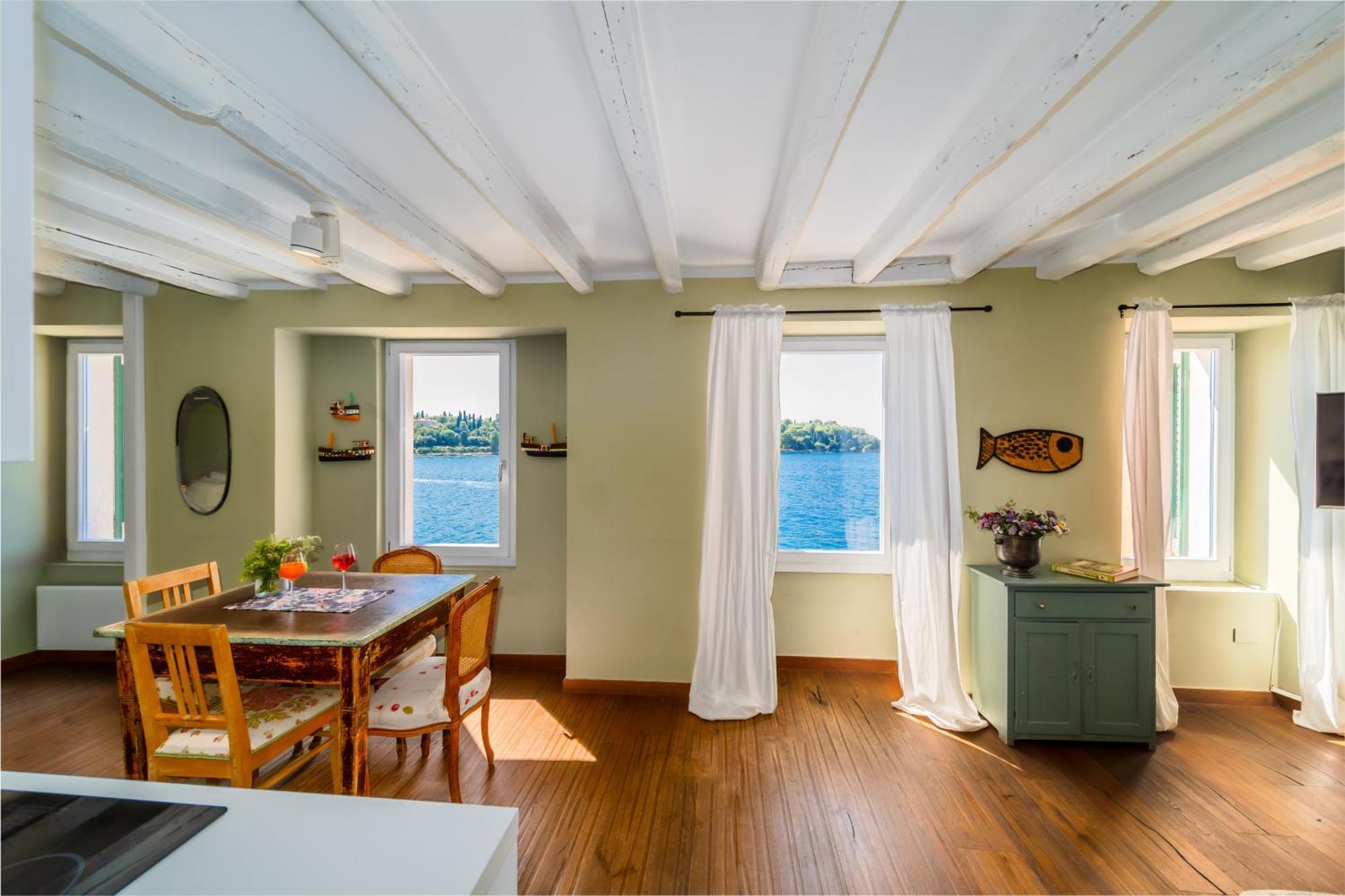 Apartment Mediterraneo 罗维尼 外观 照片