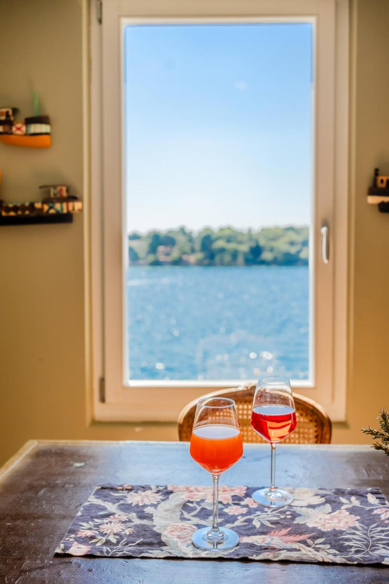 Apartment Mediterraneo 罗维尼 外观 照片