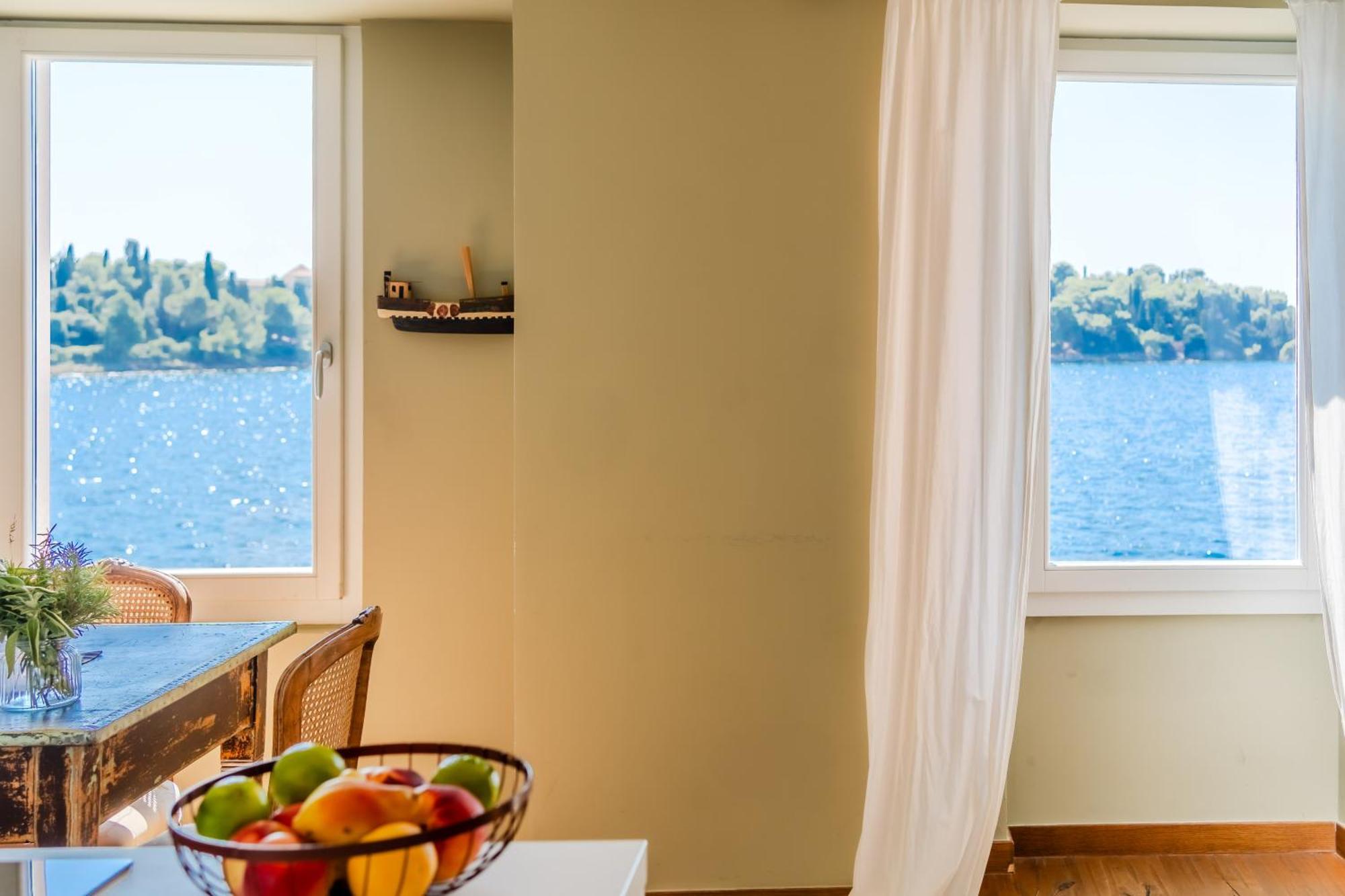 Apartment Mediterraneo 罗维尼 外观 照片