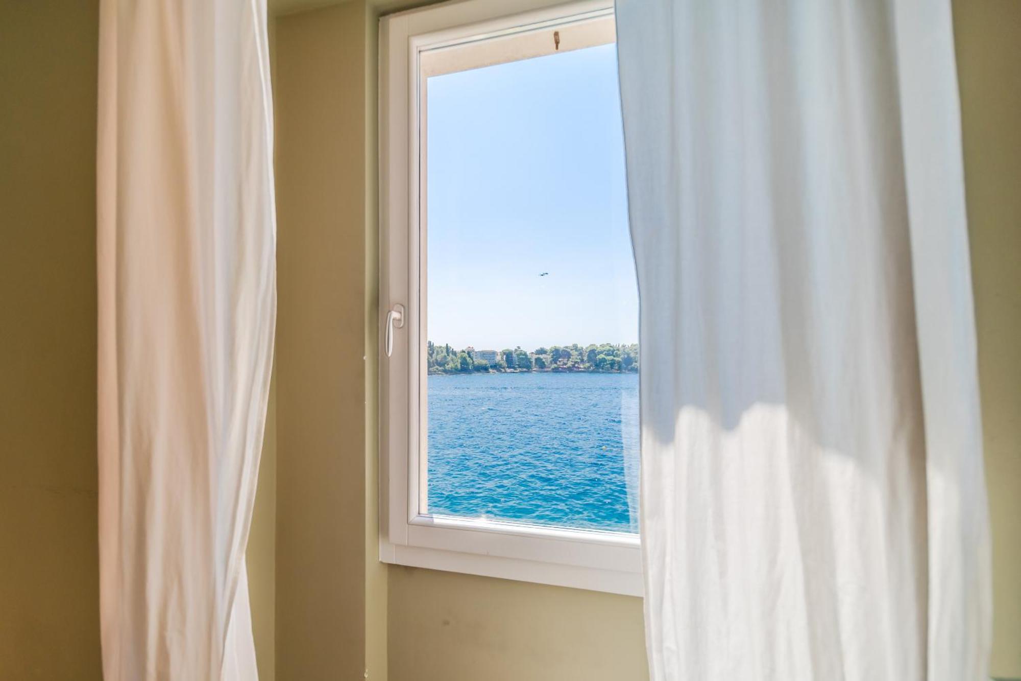 Apartment Mediterraneo 罗维尼 外观 照片